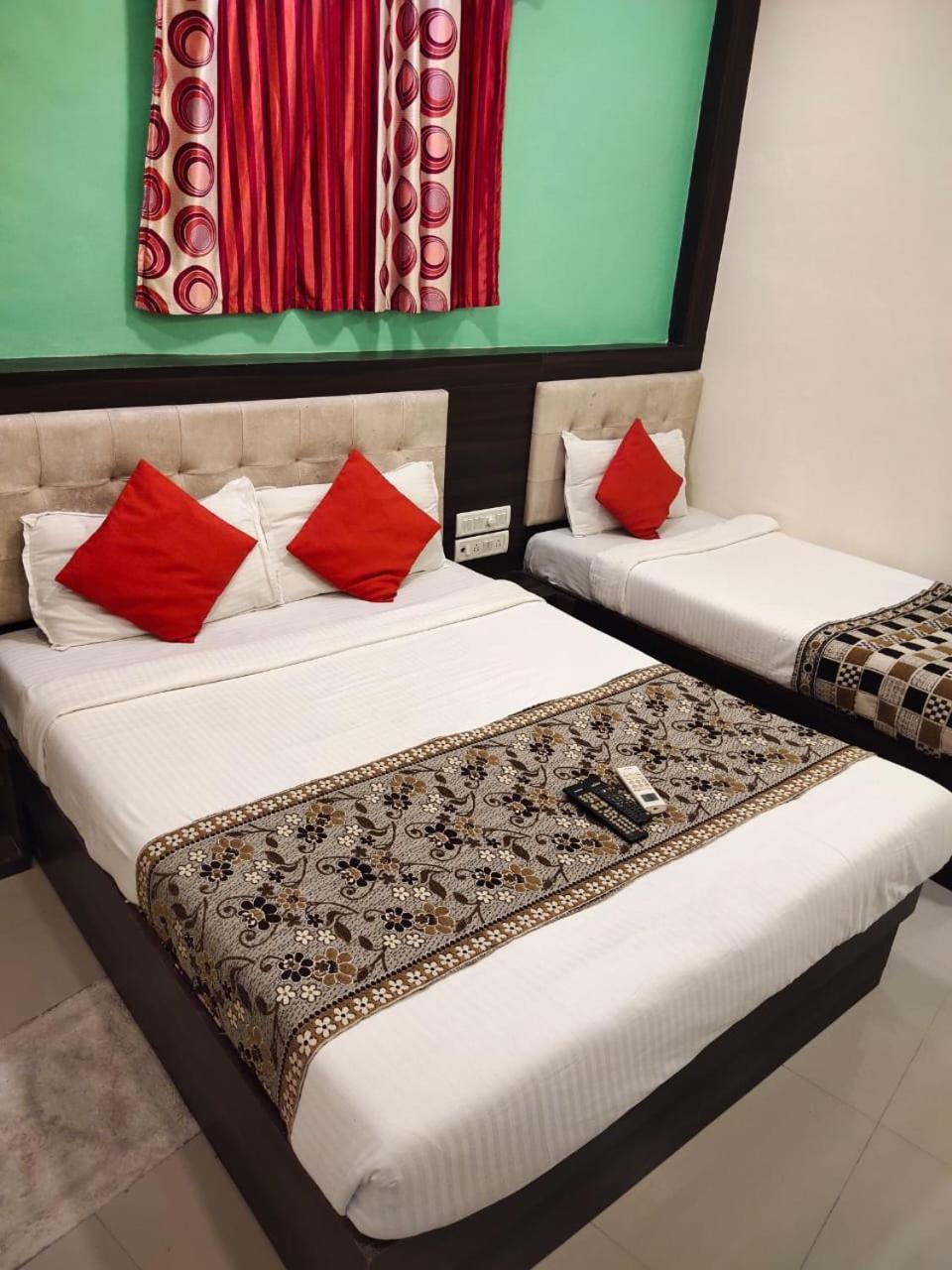 Hotel Golden Galaxy Βομβάη Εξωτερικό φωτογραφία