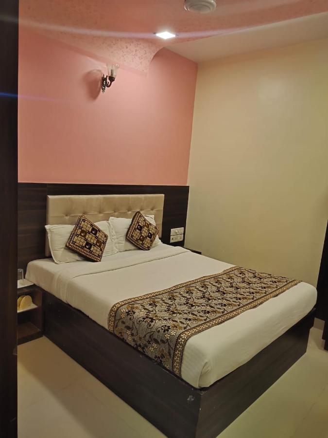 Hotel Golden Galaxy Βομβάη Εξωτερικό φωτογραφία
